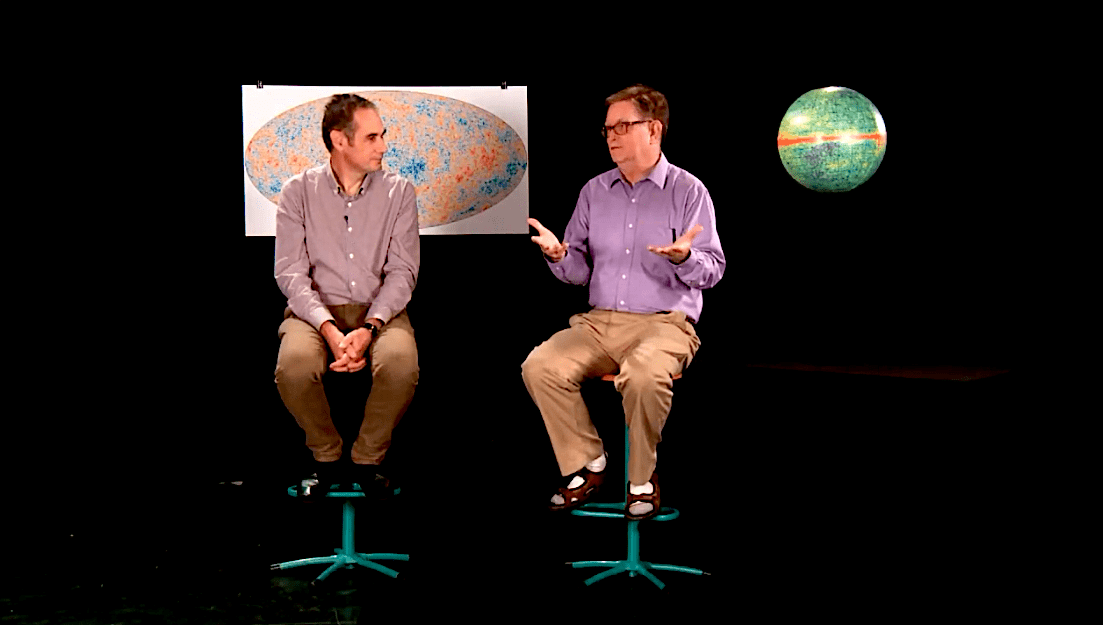 Capture d'écran de la vidéo du Mooc où l'on voit Pierre Binétruy assis au côté de George Smoot, Prix Nobel de Physique 2006.