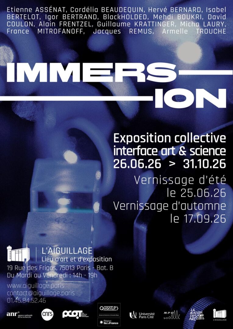 Affiche de l'exposition ImmersION : fond bleu, écritures blanches.